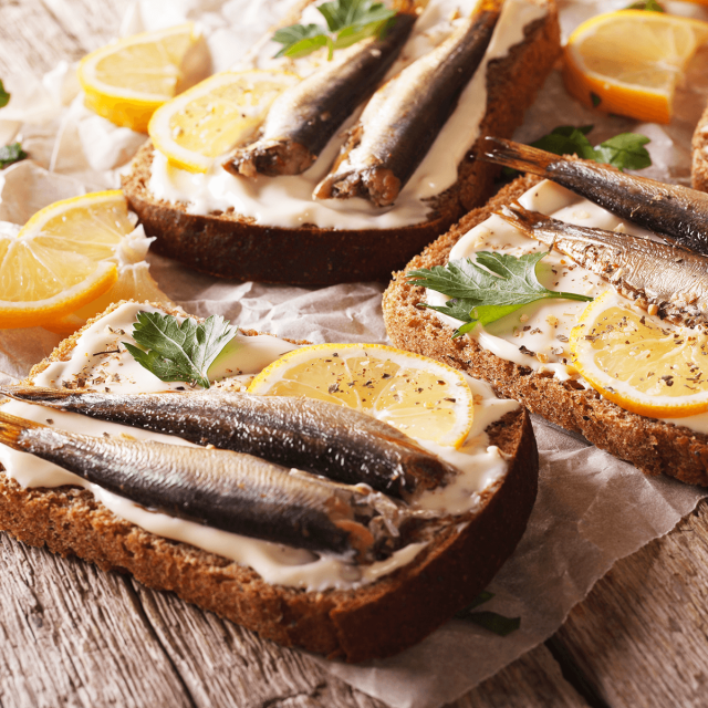 Tartines de sardines au citron et aux câpres